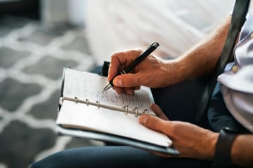 Image-Based Handwriting Recognition: Comparing AI Model Accuracy Across Languages